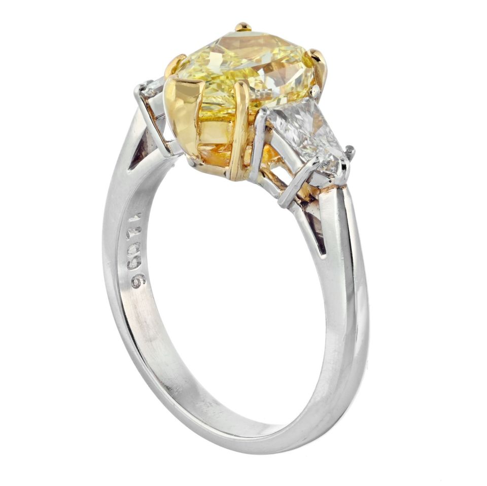 2 carat Pear Shape Diamond Fancy Intense Yellow GIA FYI/VS1 GIA Engagement Ring
