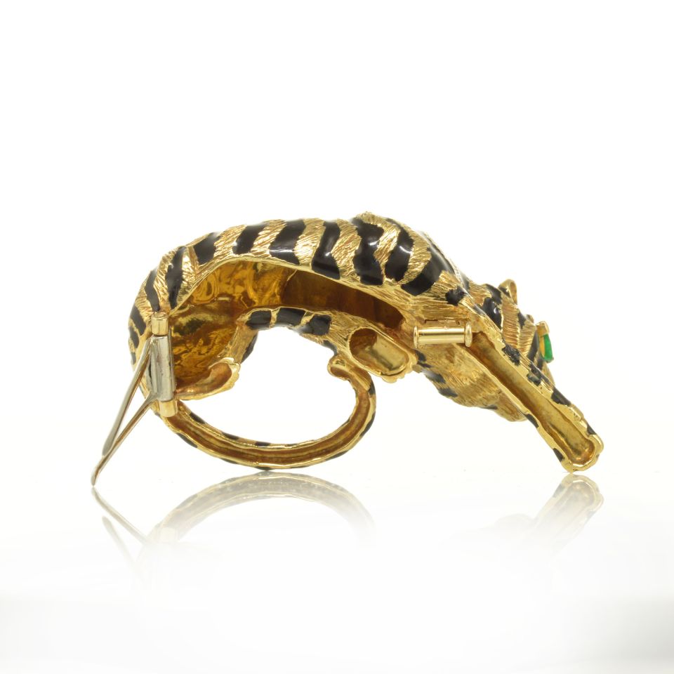 David Webb Tiger 18K Yellow Gold With Green Emerald Eyes Brooch