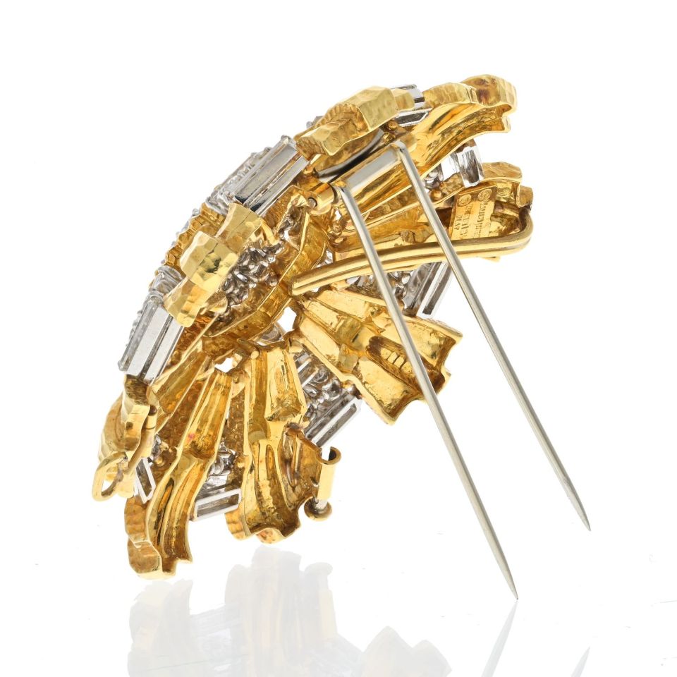 David Webb Platinum & 18K Yellow Gold 15.80cts Heraldic Diamond Pendant Brooch