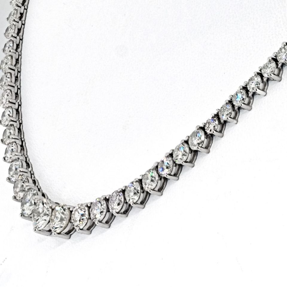 14K White Gold 14.00cttw Round Diamond Graduated Necklace