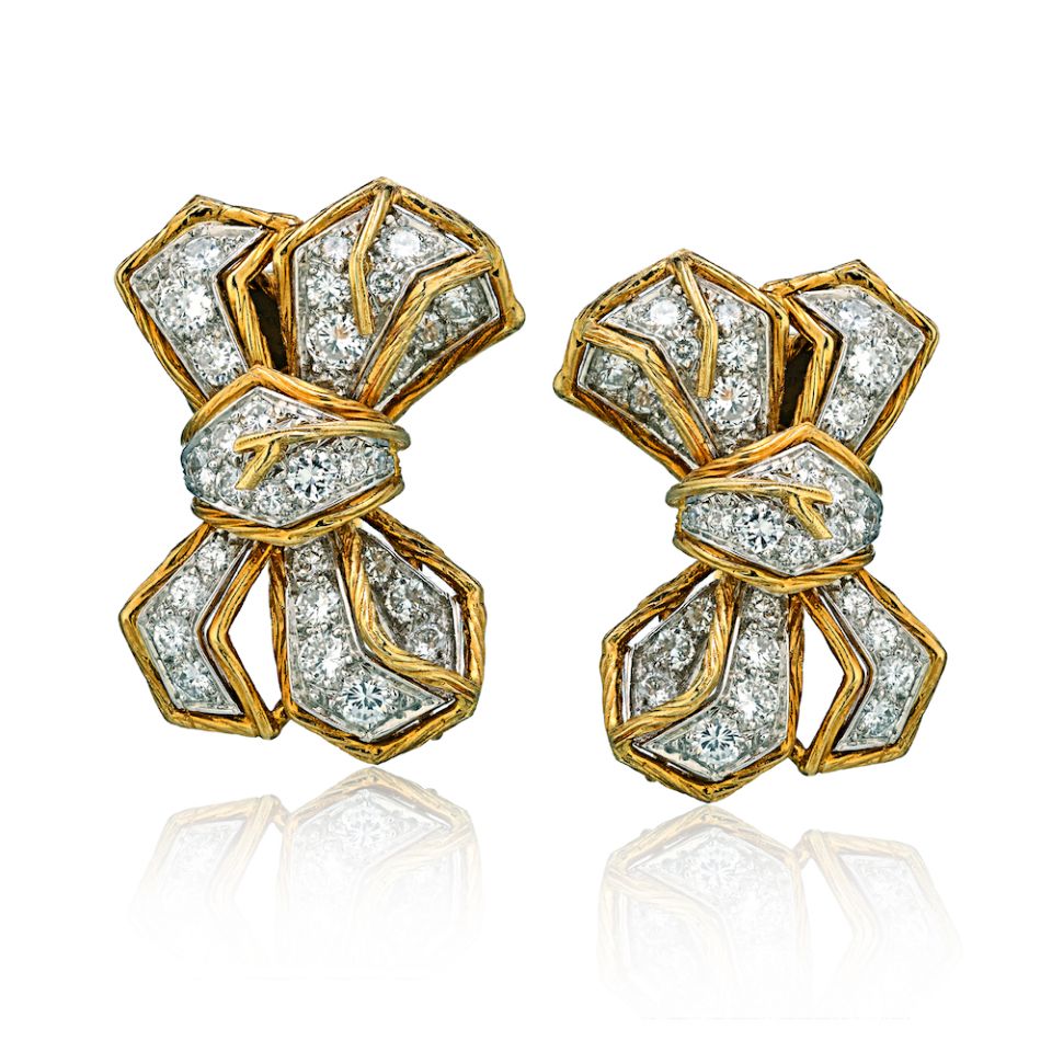 Platinum & 18K Yellow Gold 16.00 Carats Diamonds Earrings and Brooch Jewelry Set