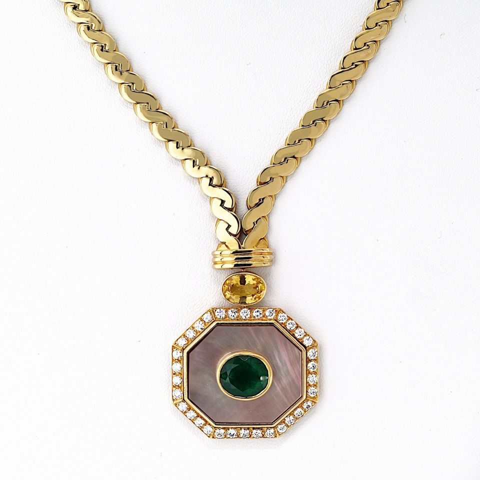 Van Cleef & Arpels 18K Yellow Gold Green emerald, Yellow Sapphire, Mother Of Pearl Necklace