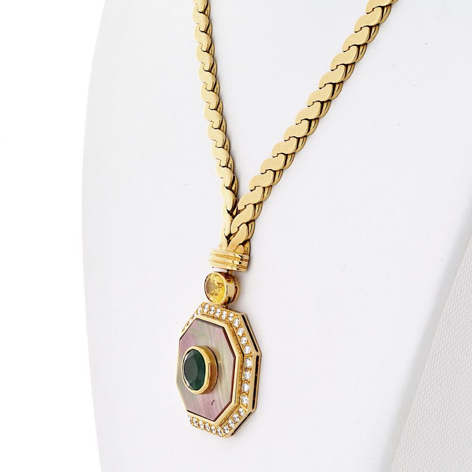 Van Cleef & Arpels 18K Yellow Gold Green emerald, Yellow Sapphire, Mother Of Pearl Necklace
