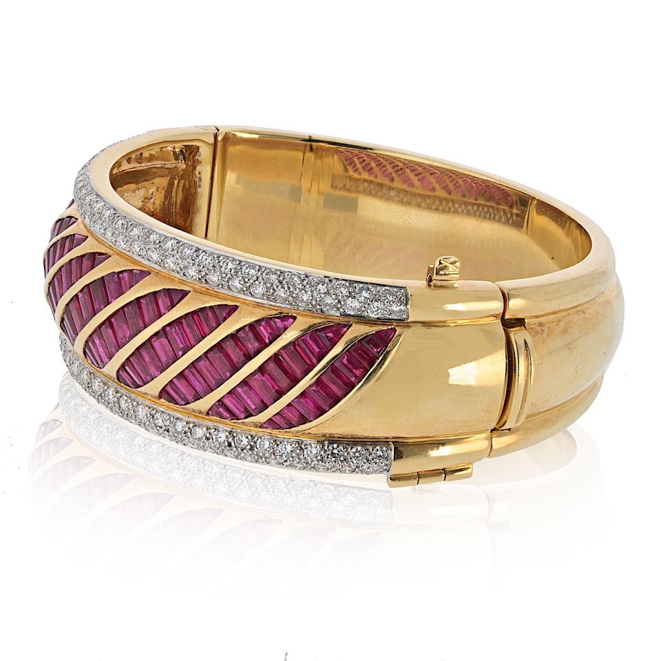 18K Yellow Gold Diamond And Ruby Bangle Bracelet