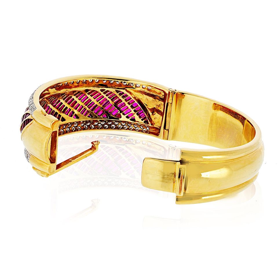 18K Yellow Gold Diamond And Ruby Bangle Bracelet
