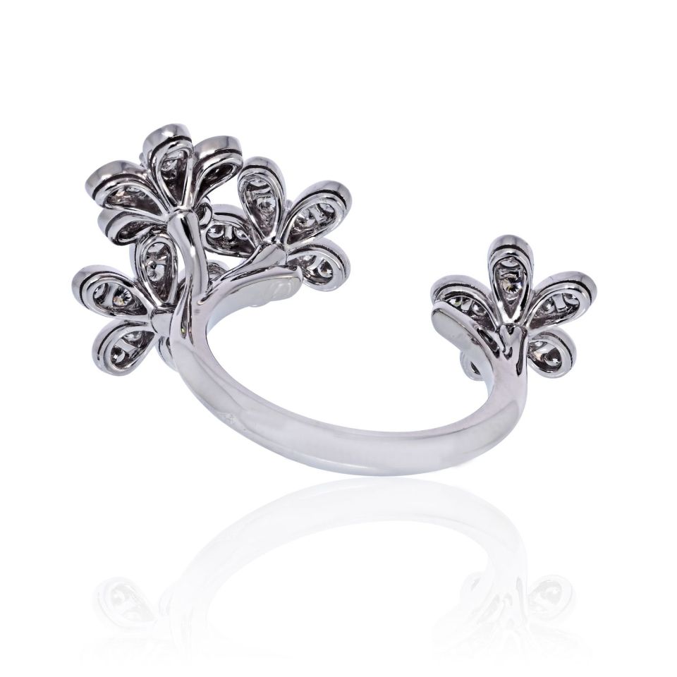 Van Cleef & Arpels 18K White Gold Socrate Between The Finger Diamond Ring
