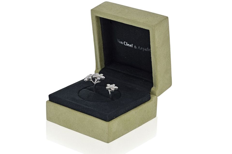 Van Cleef & Arpels 18K White Gold Socrate Between The Finger Diamond Ring