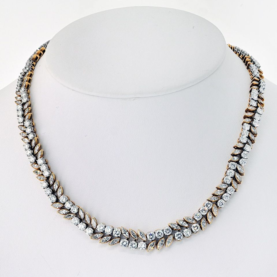 French 18K Yellow Gold 32 carat Diamond Necklace