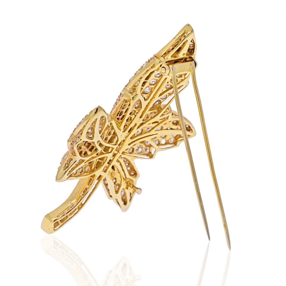 18K Yellow Gold Round And Baguette Diamond Maple Leaf Brooch