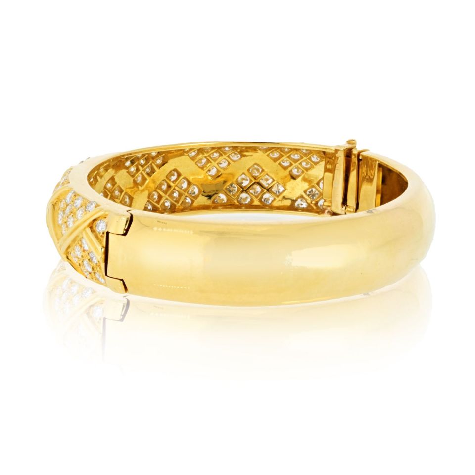 Van Cleef & Arpels 18K Yellow Gold 4.80cttw Round Diamond Hinged Bangle Bracelet