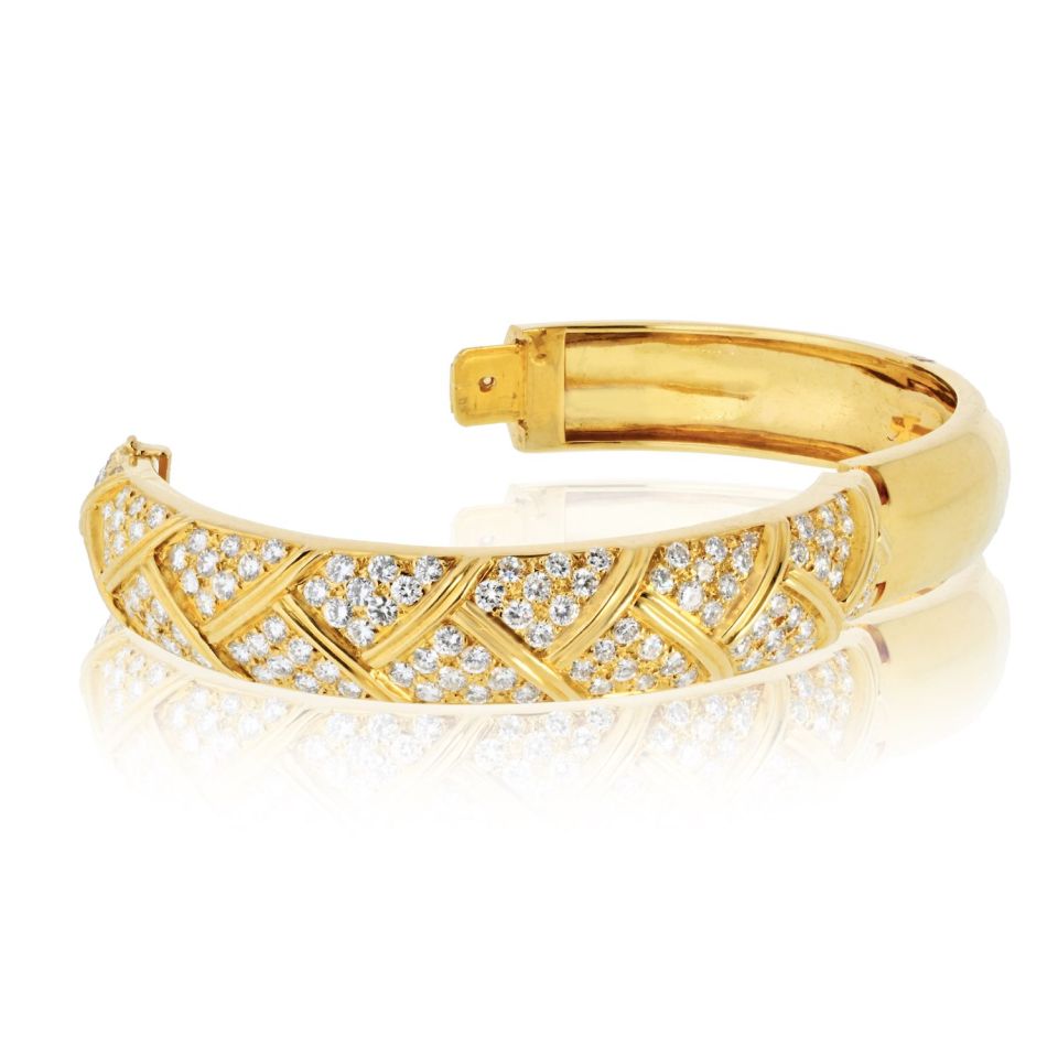 Van Cleef & Arpels 18K Yellow Gold 4.80cttw Round Diamond Hinged Bangle Bracelet